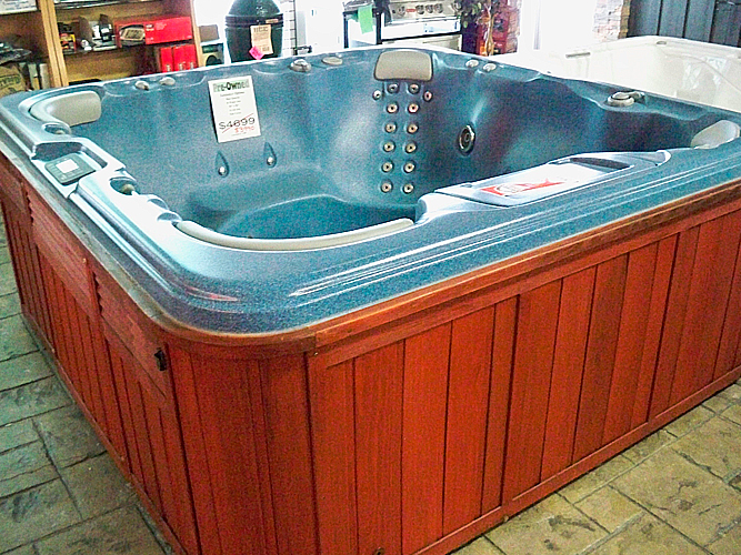 Reconditioned Used Hot Tubs & Spas at The Place